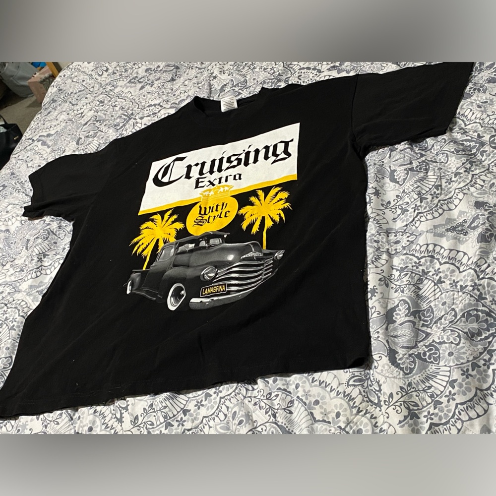 T-shirts vintage , 3 pieces different ( Lakers , and Cruising Extra) size 3 xl